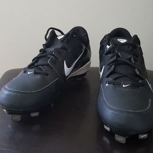 Nike Hyperdiamond Size 7.5 Softball Cleats Black.